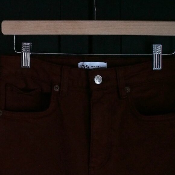 Zara | Like NEW Cut-Off Jeans w Frayed Edge - Picture 3 of 5